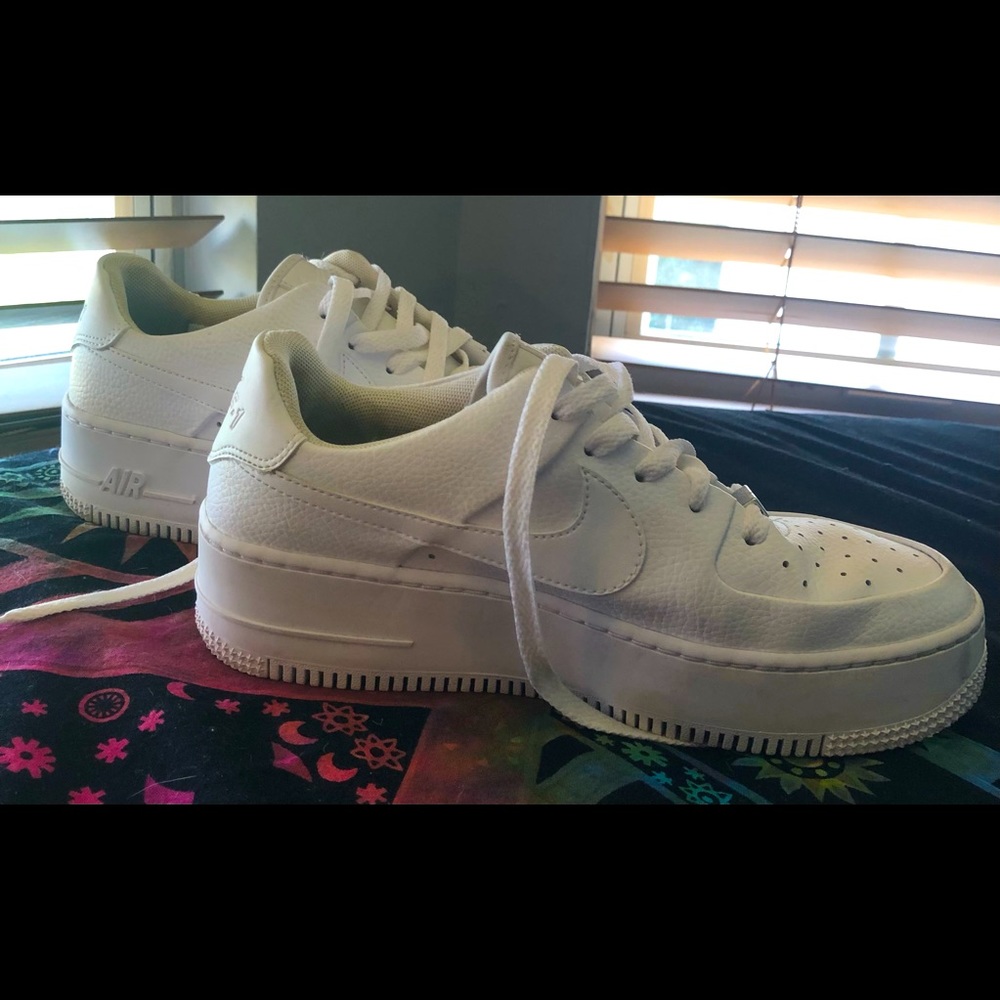 Nike Air Force 1 Sage Low